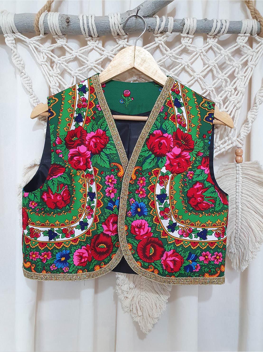 جلیقه دست دوز ترکمن با یراق طلایی _ کد: 812